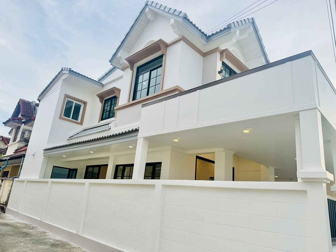 4 Bedroom 2 Bathroom House Phuket - photo 2