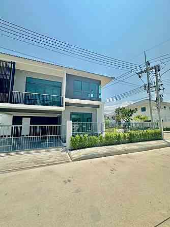 4-bedroom, 4-bathroom house Phuket
