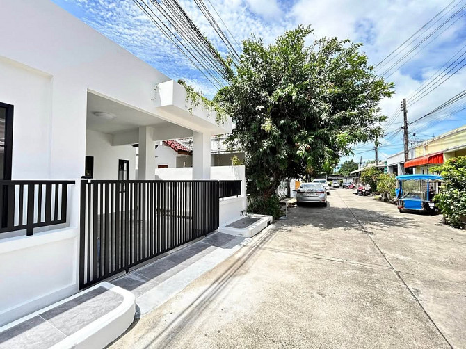 3 Bedroom, 2 Bathroom House Phuket - photo 1