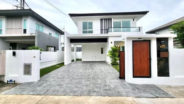 4-bedroom, 4-bathroom house Phuket - photo 1