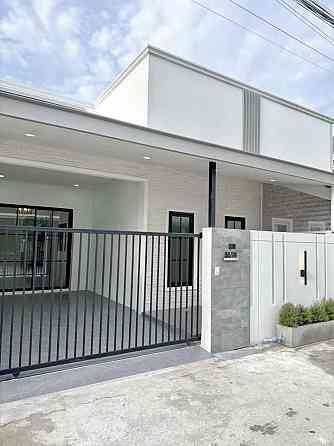 3 Bedrooms 2 Bathrooms - Townhouse Phuket