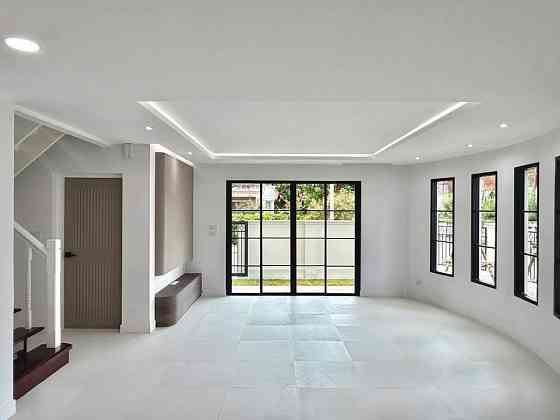 4 Bedroom 2 Bathroom House Phuket