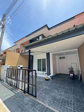4-bedroom, 2-bathroom house Phuket