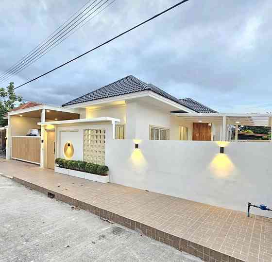 3 Bedroom, 3 Bathroom House Phuket