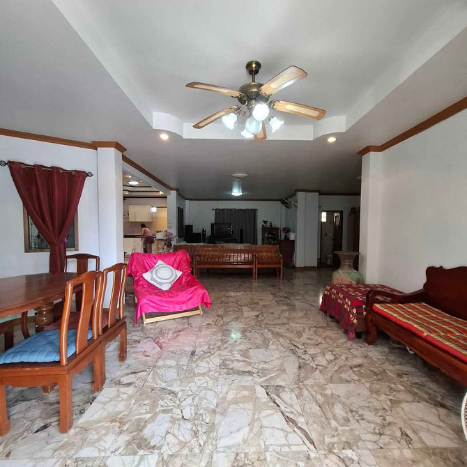4 Bedroom, 3 Bathroom House Pattaya - photo 7