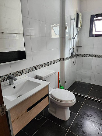 House with Bedrooms: 3 and Bathrooms: 3 Pattaya - photo 5