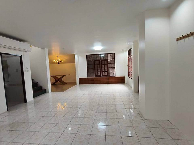 4 Bedroom, 3 Bathroom House Pattaya - photo 3