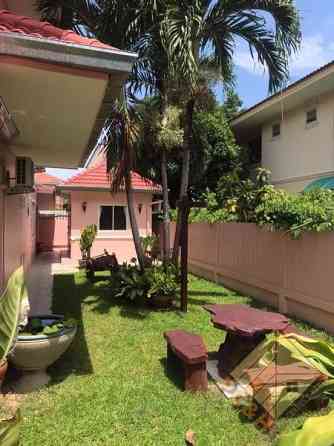 5-bedroom, 6-bathroom house Pattaya