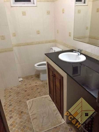 5-bedroom, 6-bathroom house Pattaya - photo 1