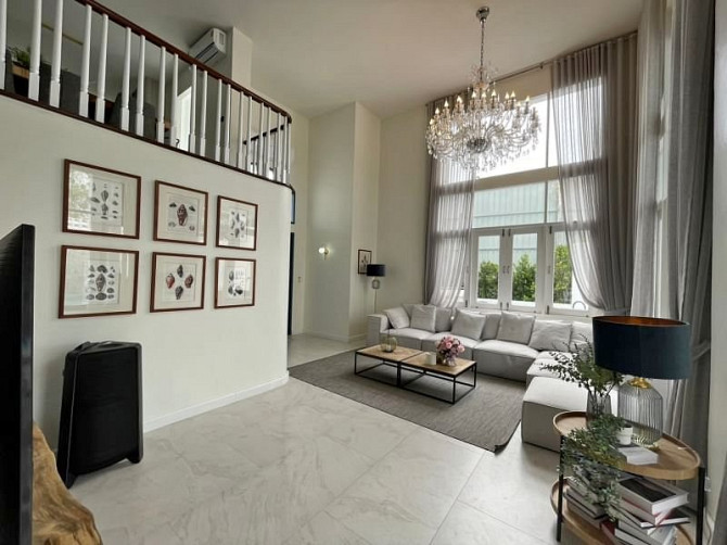 5-Bedroom, 6-Bathroom House Pattaya - photo 1