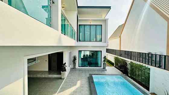4 bedrooms 4 bathrooms - House Pattaya