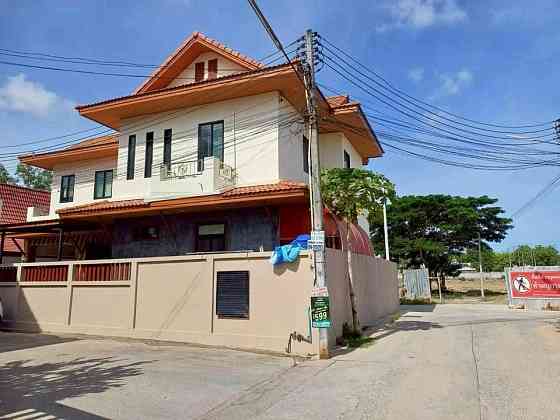4 Bedroom, 3 Bathroom House Pattaya