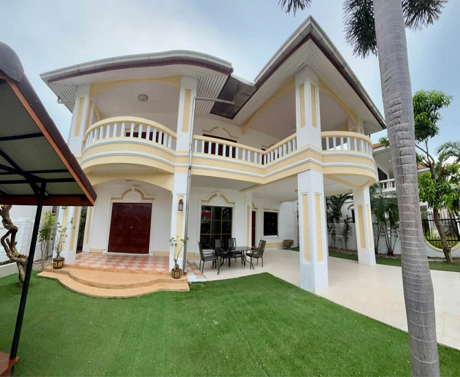 4 Bedroom, 4 Bathroom House Pattaya - photo 2