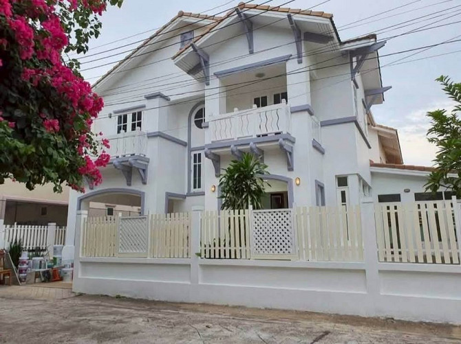 4 Bedroom, 3 Bathroom House Pattaya - photo 2