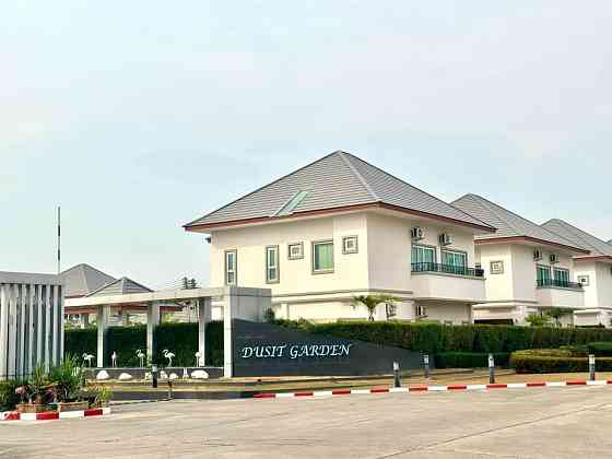 5 Bedroom 4 Bathroom House Pattaya