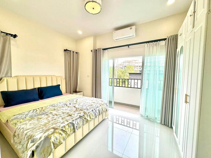 5 Bedroom 4 Bathroom House Pattaya - photo 1