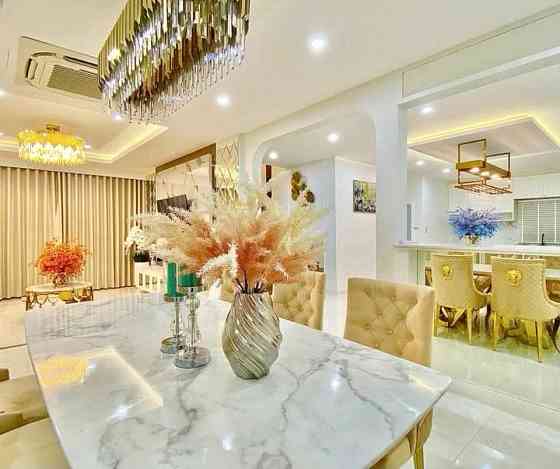 5 bedrooms 4 bathrooms - House Pattaya
