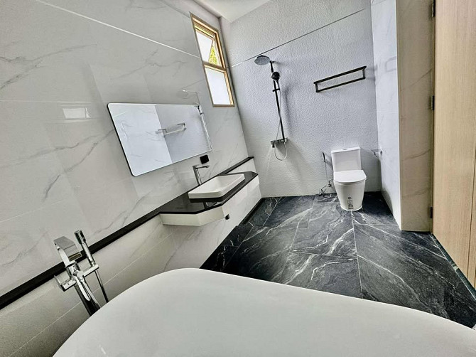 5 bedroom, 6 bathroom house Pattaya - photo 11