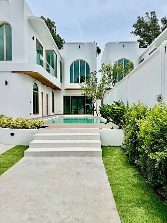 5 bedroom, 6 bathroom house Pattaya - photo 6