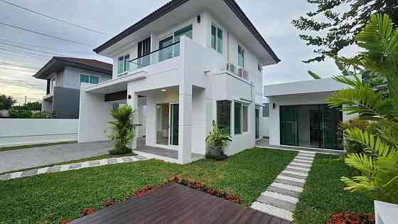 4 Bedrooms, 4 Bathrooms Phuket