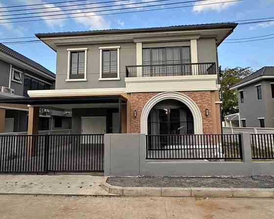 4 Bedrooms, 3 Bathrooms -House Пхукет