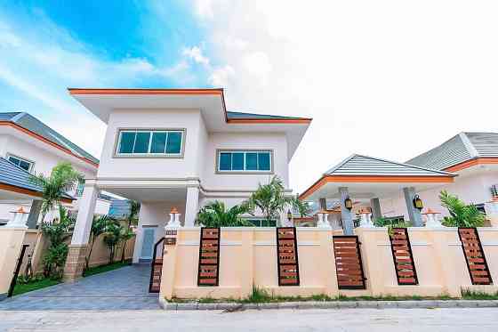 4 Beds 4 Baths Apartment Pattaya