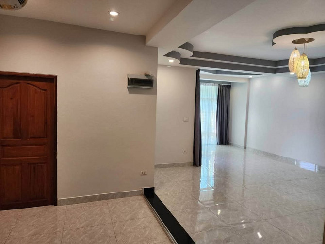 3 Bedrooms, 3 Bathrooms -House Pattaya - photo 2