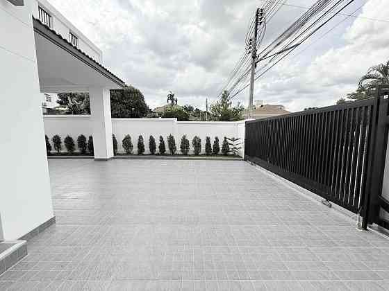 4 Beds 4 Bathrooms – House Pattaya