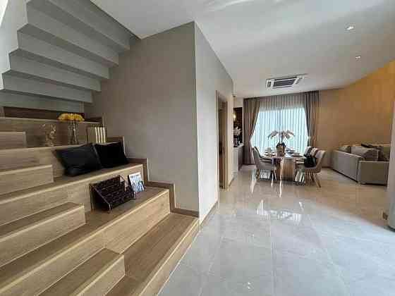 4 Beds 4 Baths - House Pattaya