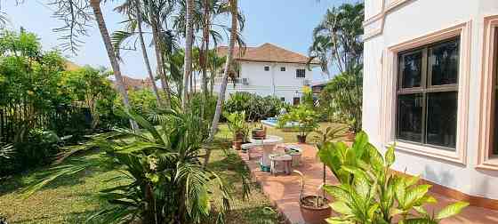 4 Bedrooms, 3 Bathrooms Паттая