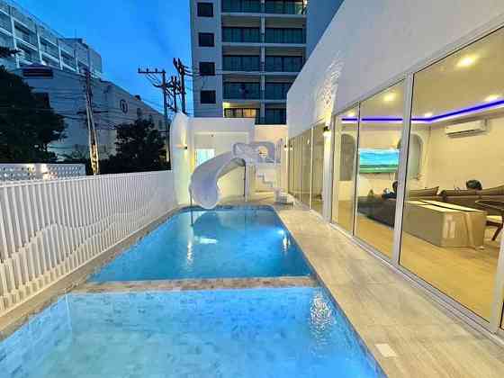 4 Bedrooms, 5 Bathrooms - Home Pattaya
