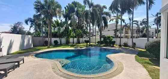 3 Bedrooms, 4 Bathrooms Pattaya