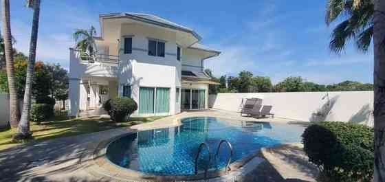 3 Bedrooms, 4 Bathrooms Pattaya