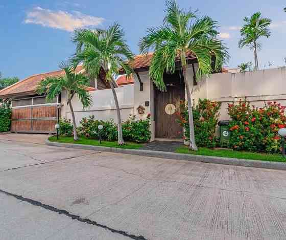 4 Bedrooms, 5 Bathrooms - Home Pattaya