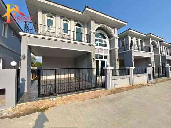 4 Bedrooms, 3 Bathrooms Pattaya