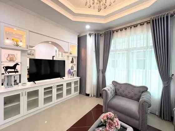 3 Bedrooms, 3 Bathrooms -House Паттая