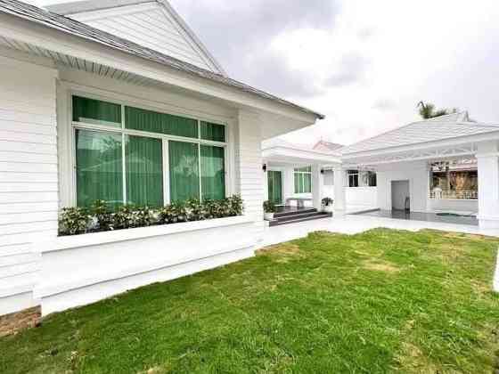 3 Bedrooms, 3 Bathrooms -House Паттая