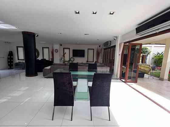 5 Beds 4 Baths House Pattaya