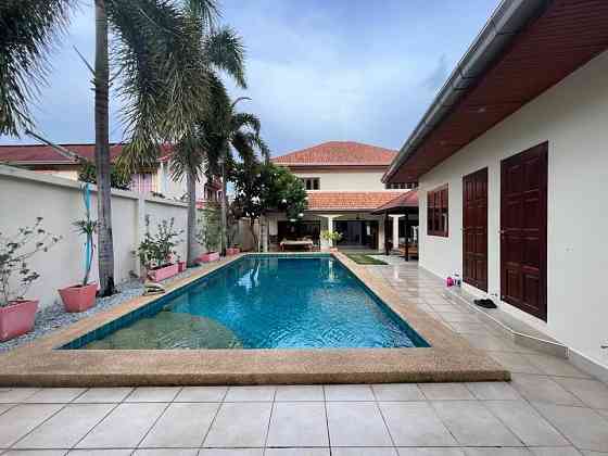 5 Beds 4 Baths House Pattaya