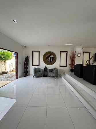 5 Beds 4 Baths House Pattaya
