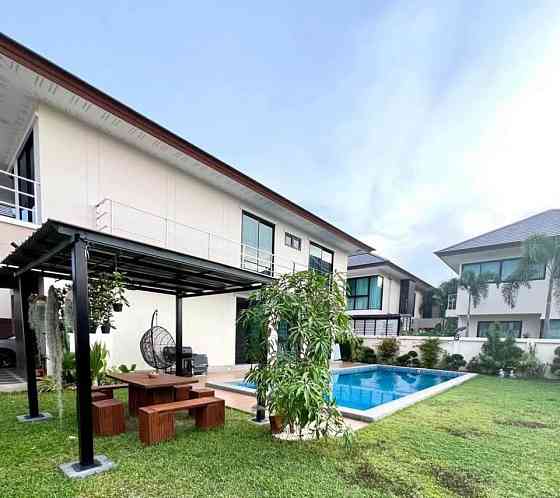3 Beds 4 Baths - House Pattaya