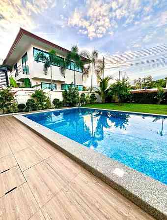 3 Beds 4 Baths - House Pattaya