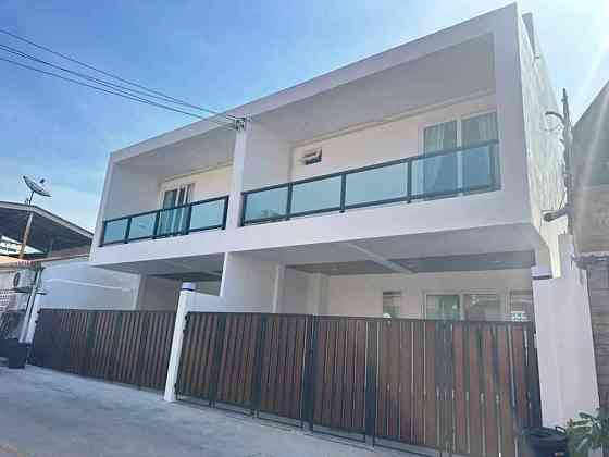 4 Beds 3 Baths - House Pattaya