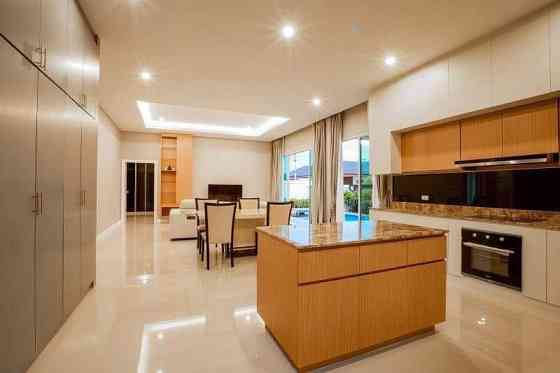 3 Beds 3 Baths - House Pattaya