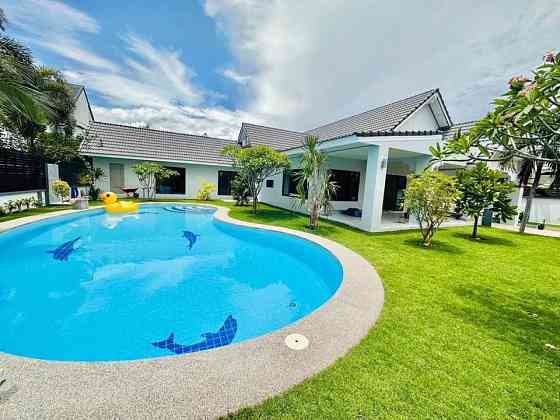 5 Bedrooms, 5 Bathrooms - Houses Pattaya