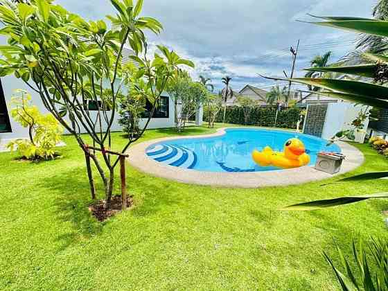 5 Bedrooms, 5 Bathrooms - Houses Pattaya