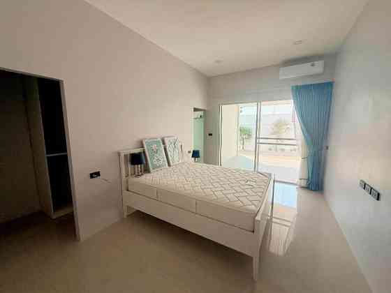 5 Bedrooms, 5 Bathrooms - Houses Pattaya