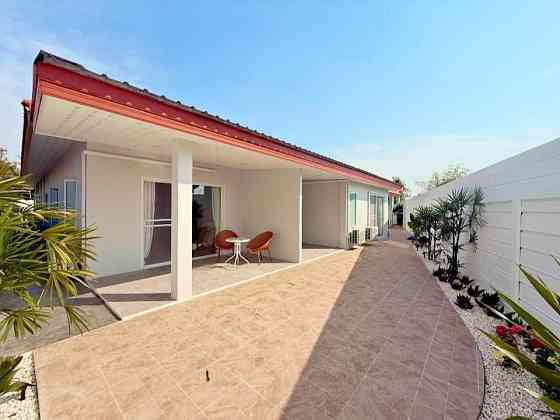 5 Bedrooms, 5 Bathrooms - Houses Pattaya