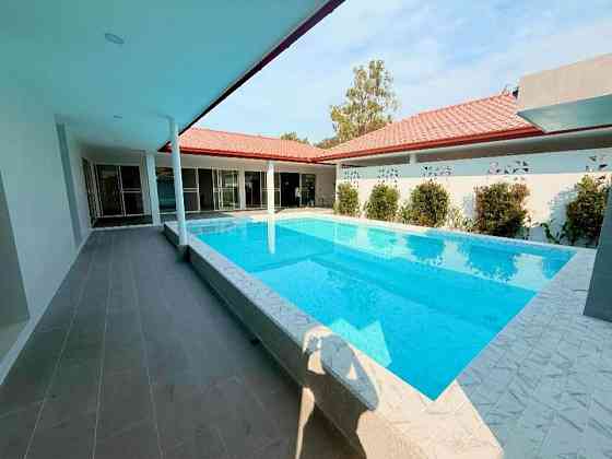 5 Bedrooms, 5 Bathrooms - Houses Pattaya
