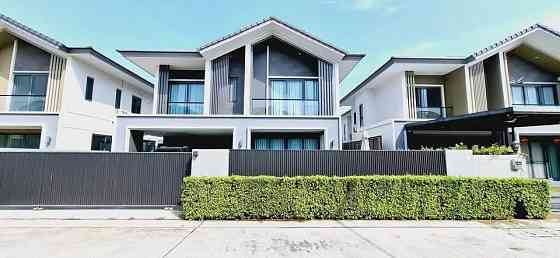 3 Bedrooms, 4 Bathrooms - Home Pattaya